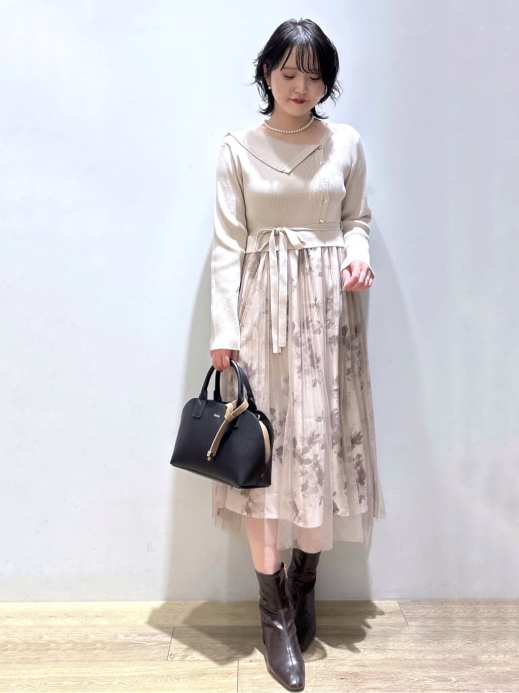 mizukiさんの「index｜キャンディスリーブショートトレンチコート【洗濯機OK／撥水／防花粉】《5col》」を使ったコーディネート