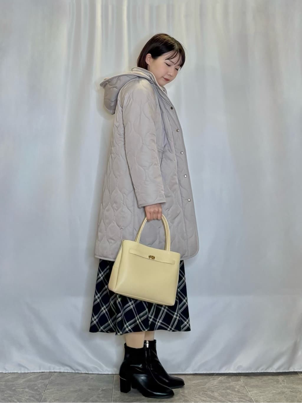 ネリさんの「SHOO･LA･RUE｜【撥水/フード取り外し可】冬に嬉しいこだわり満載 ひょうたん柄キルトコート」を使ったコーディネート