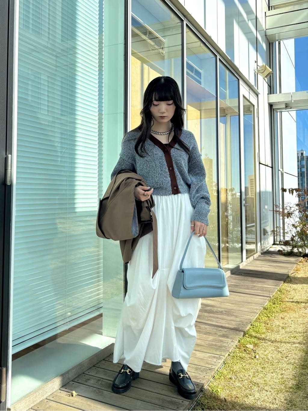 ibukiさんの「INDIVI｜【撥水】ボンディングショートトレンチ」を使ったコーディネート