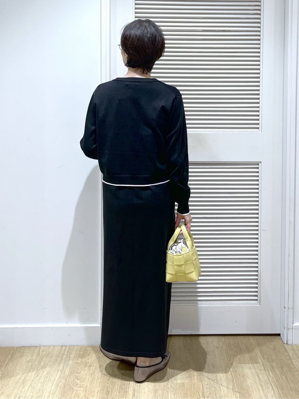Miyazakiさんの「Dessin｜【2点セット・洗える】ニットカーディガン&times;ノースリーブワンピース」を使ったコーディネート