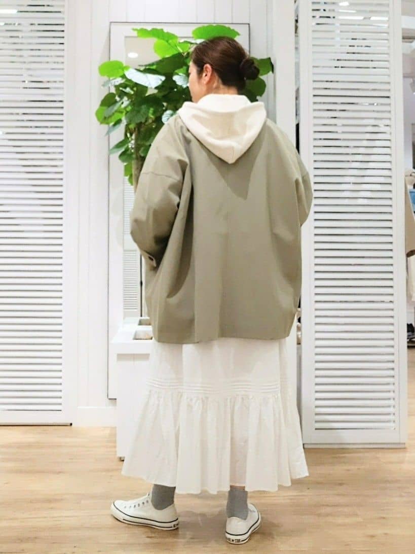 KJさんの「Dessin｜【花粉ガード/撥水加工/洗える】クルーネックスプリングコート」を使ったコーディネート