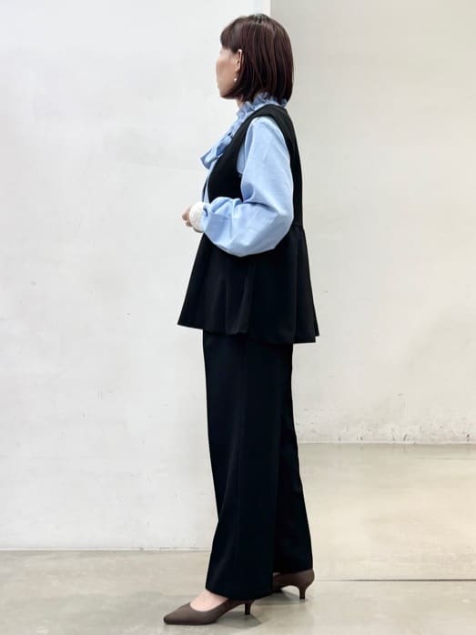 fujiさんの「THE SHOP TK｜【通勤にもカジュアルにも】ギャザーリボンタイブラウス」を使ったコーディネート