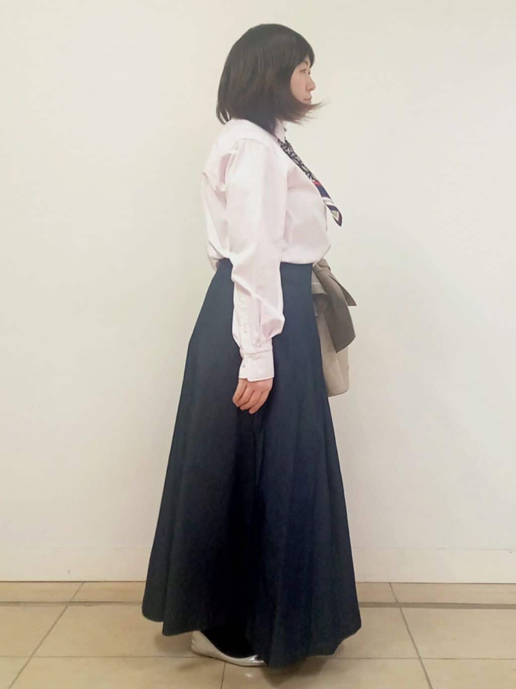 emiさんの「DRESSTERIOR｜【ウォッシャブル/撥水素材】Aラインショートトレンチジャケット」を使ったコーディネート