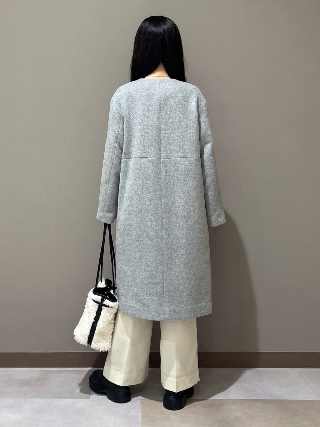 KEIKOさんの「INDIVI｜【軽量／ウール混】ライトフォルム ロングコート」を使ったコーディネート