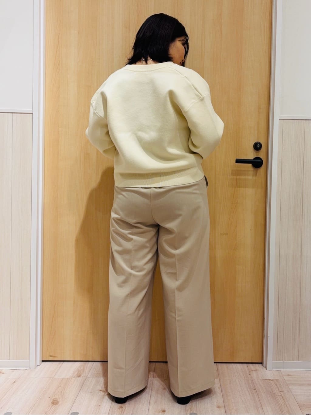 すーさんの「SHOO･LA･RUE｜【洗濯機可/S-LL】1枚でも羽織りでも 華やか上品カーデ」を使ったコーディネート