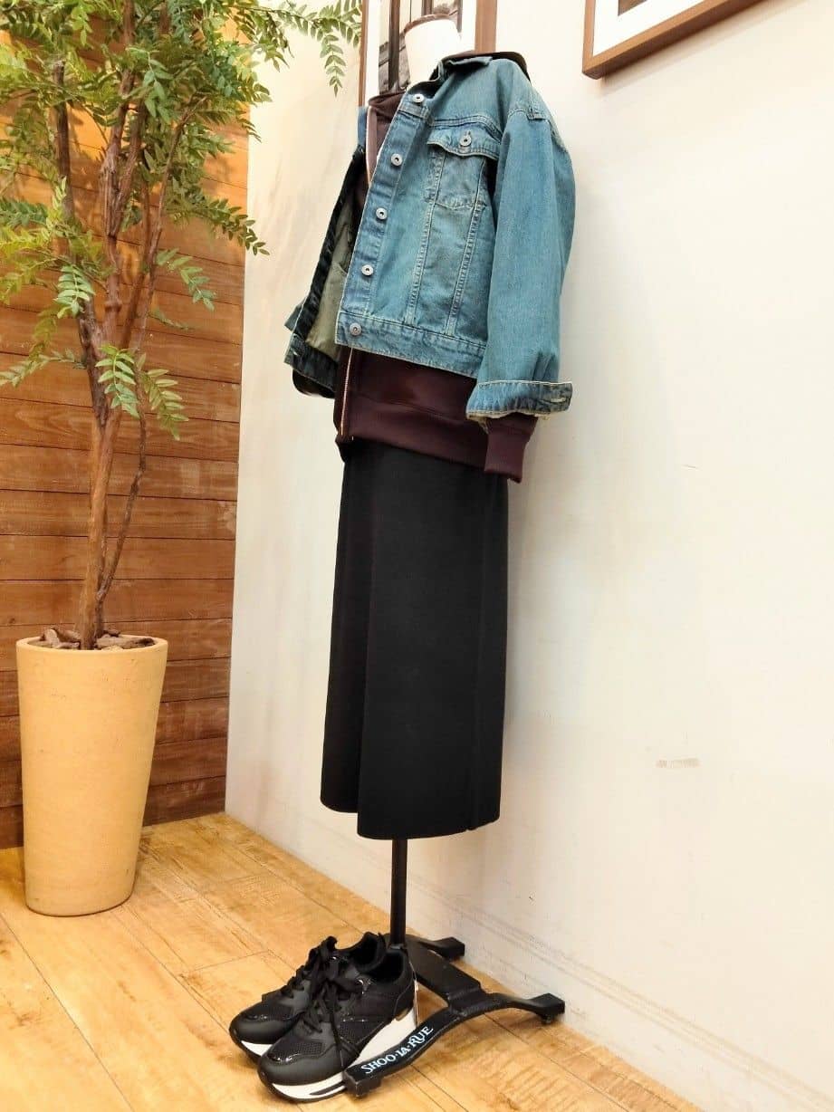 うっちーさんの「SHOO･LA･RUE｜【SHOO・LA・RUE DENIM】羽織るだけでこなれる　オーバーサイズデニムジャケット」を使ったコーディネート