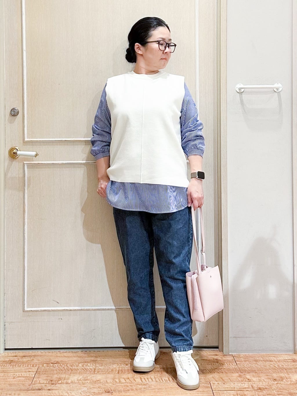 umeさんの「SHOO･LA･RUE｜【防花粉/洗濯機可/S-LL】ゆったり着られる 大人のテントフーディージャケット」を使ったコーディネート