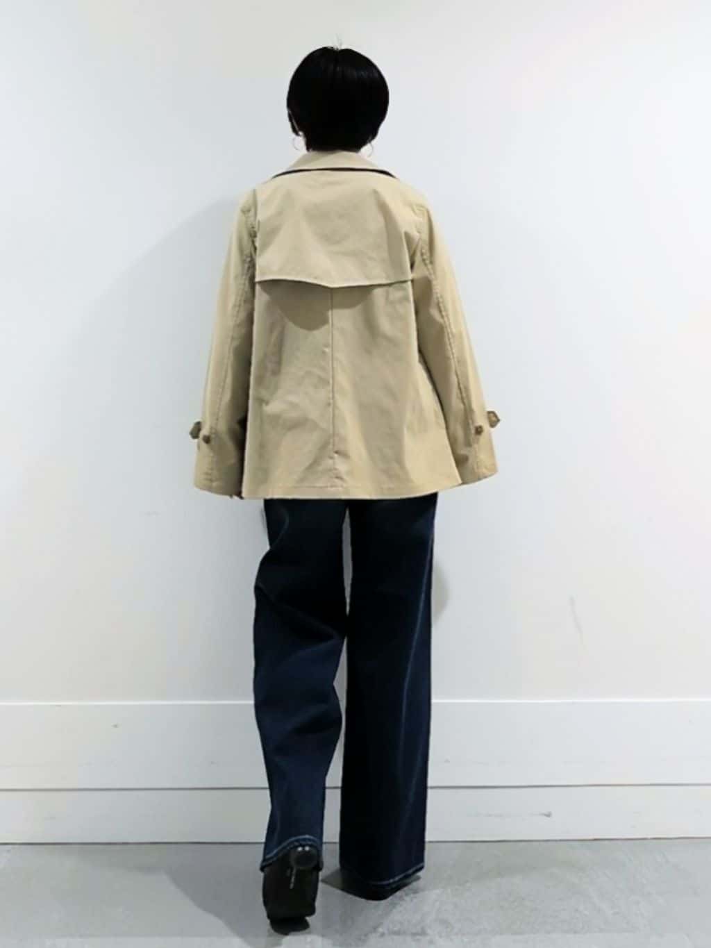 ミズタさんの「UNTITLED｜【定番人気/はっ水/洗える】タスランショートトレンチコート」を使ったコーディネート