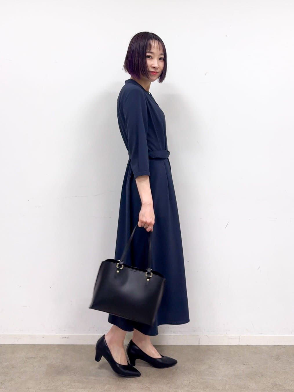 𝐜𝐡𝐢𝐤𝐚さんの「SHOO･LA･RUE｜【2WAY】さりげないサイド配色がポイント きれいめトートバッグ」を使ったコーディネート