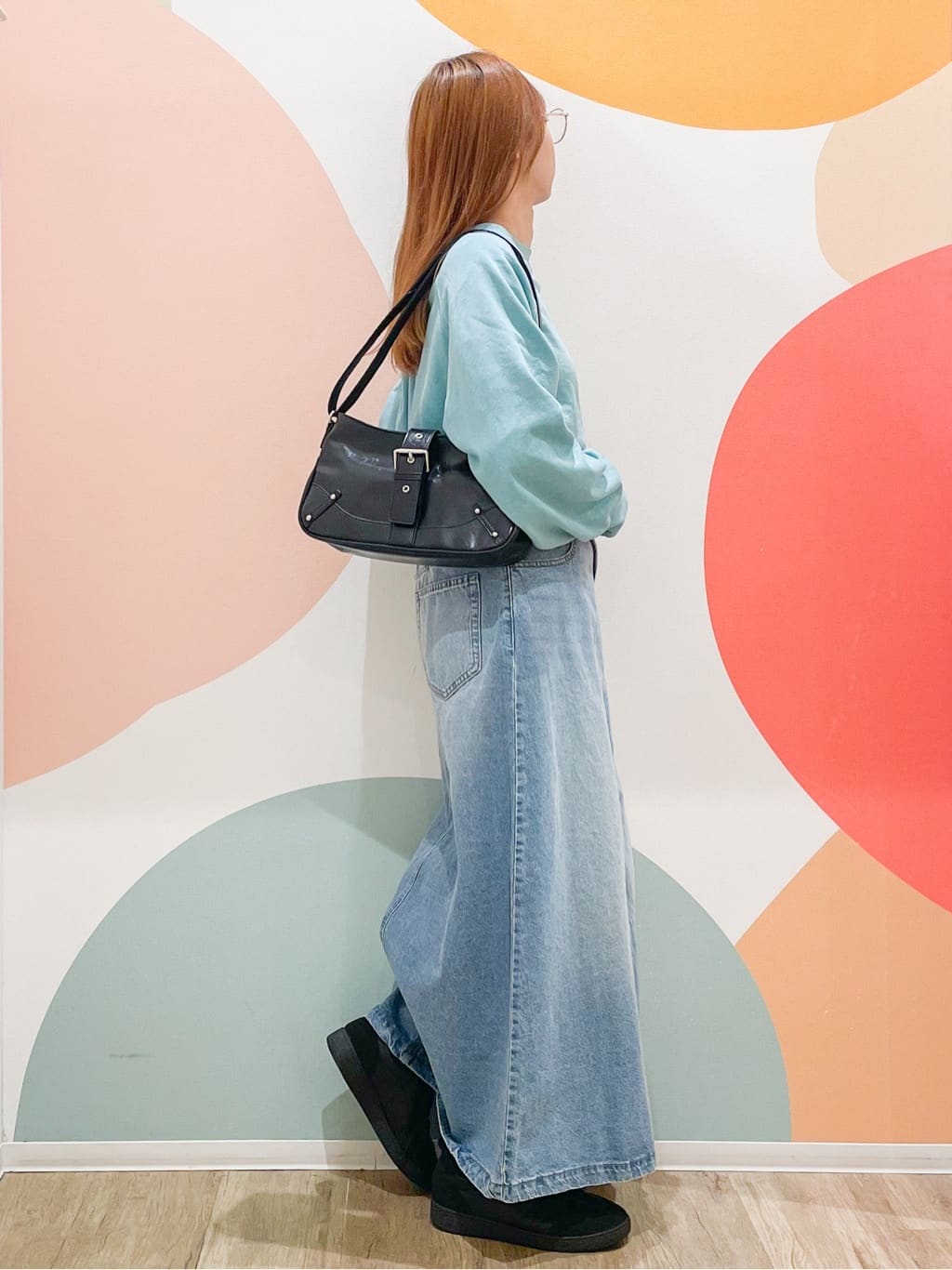 とまとさんの「SHOO･LA･RUE｜【SHOO・LA・RUE DENIM】シンプルだから使いやすい Aラインスカート」を使ったコーディネート