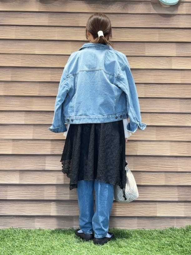 himiさんの「SHOO･LA･RUE｜【SHOO・LA・RUE DENIM】羽織るだけでこなれる　オーバーサイズデニムジャケット」を使ったコーディネート