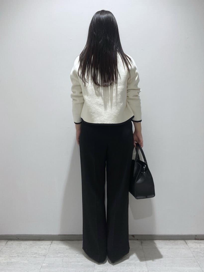 meiさんの「INDIVI｜【2WAY／洗える】ラメストライプ コットン混シャツ」を使ったコーディネート