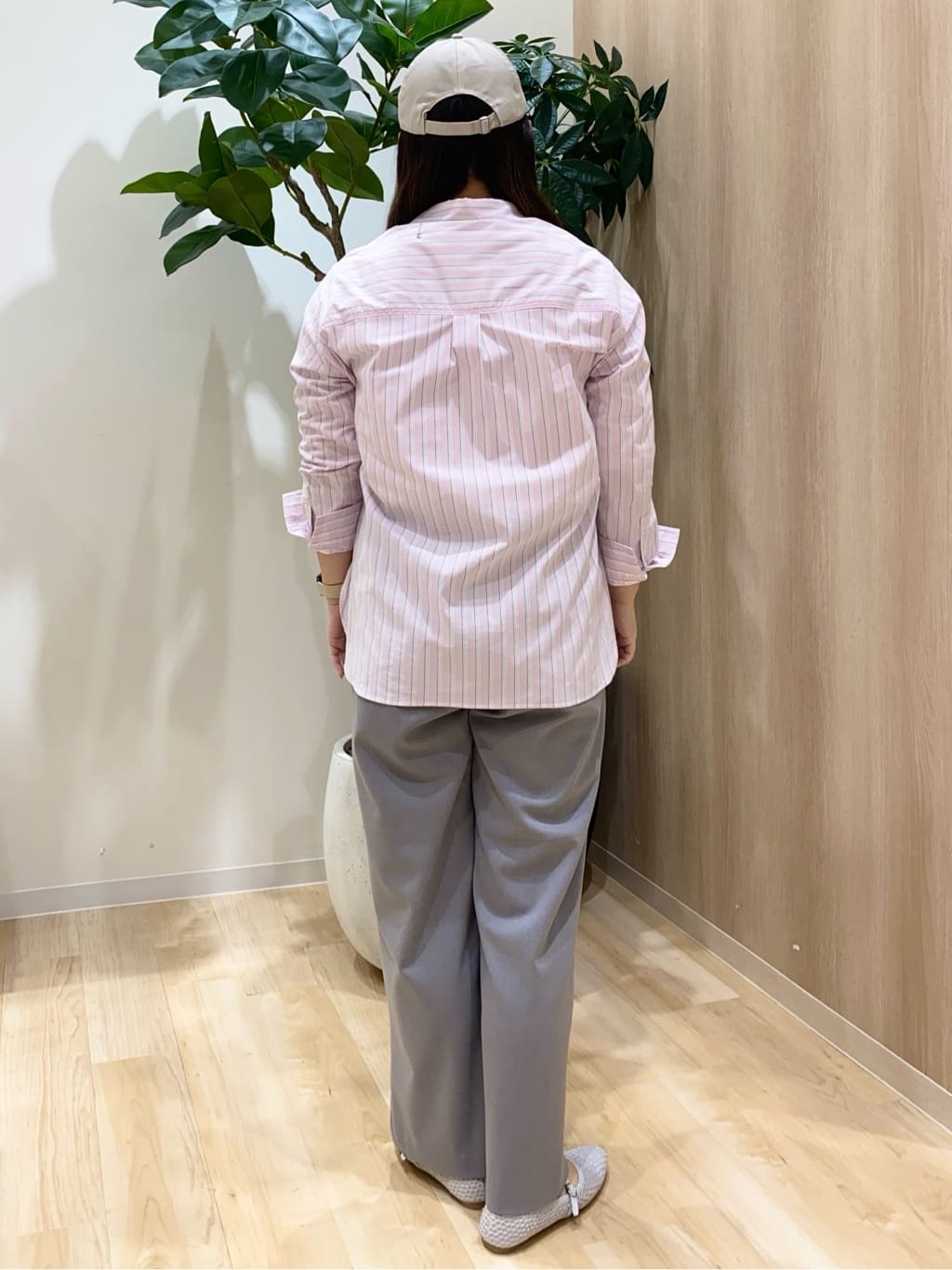 HANAさんの「grove｜羽織としても大活躍！驚きの伸びを備えたコットンナイロンストレッチシャツ」を使ったコーディネート