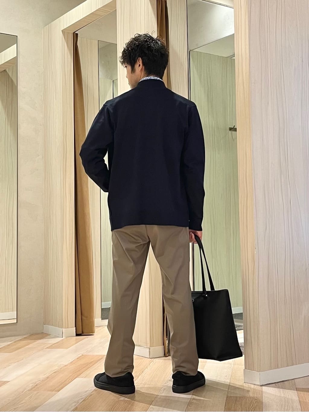 URAさんの「TAKEO KIKUCHI｜ジップアップ 鹿の子 ニット」を使ったコーディネート