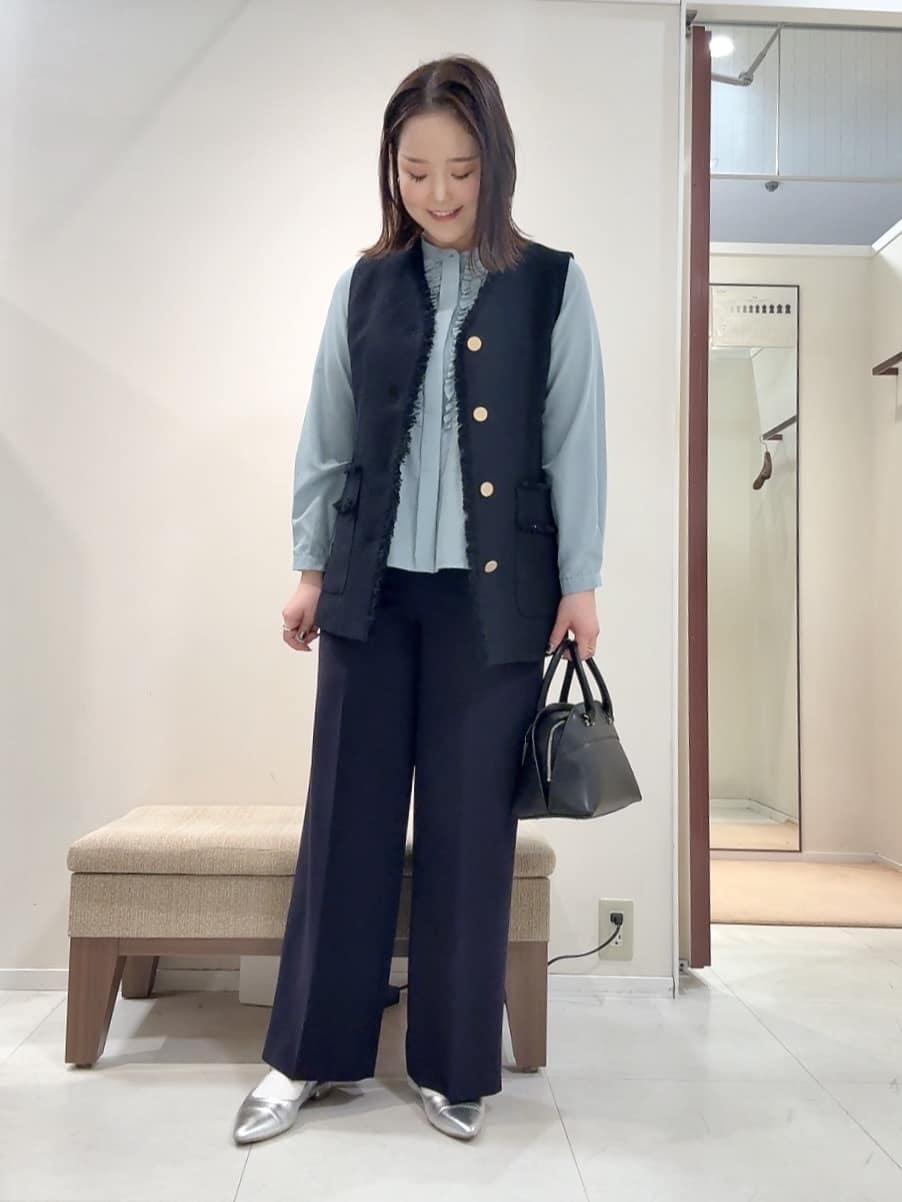 YUIさんの「UNTITLED｜【オンオフ使える】スラブツイード ジレ」を使ったコーディネート
