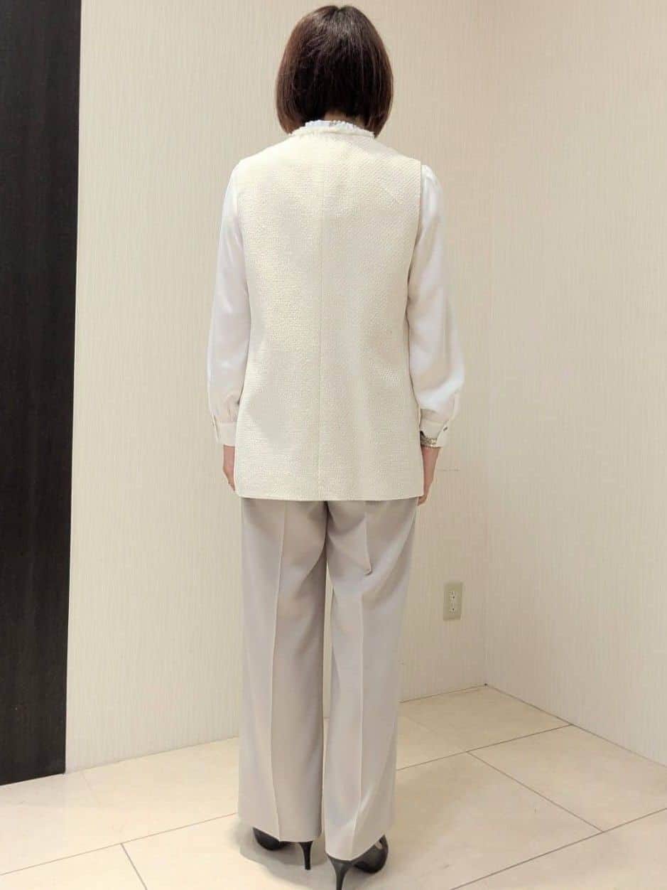 u-macoさんの「UNTITLED｜【オンオフ使える】スラブツイード ジレ」を使ったコーディネート
