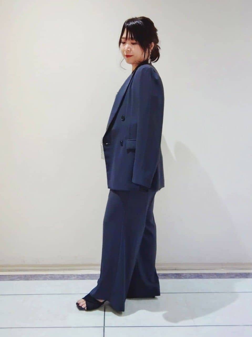 TOMOMIさんの「INDIVI｜【軽く羽織れる！】ダブルジャケット」を使ったコーディネート