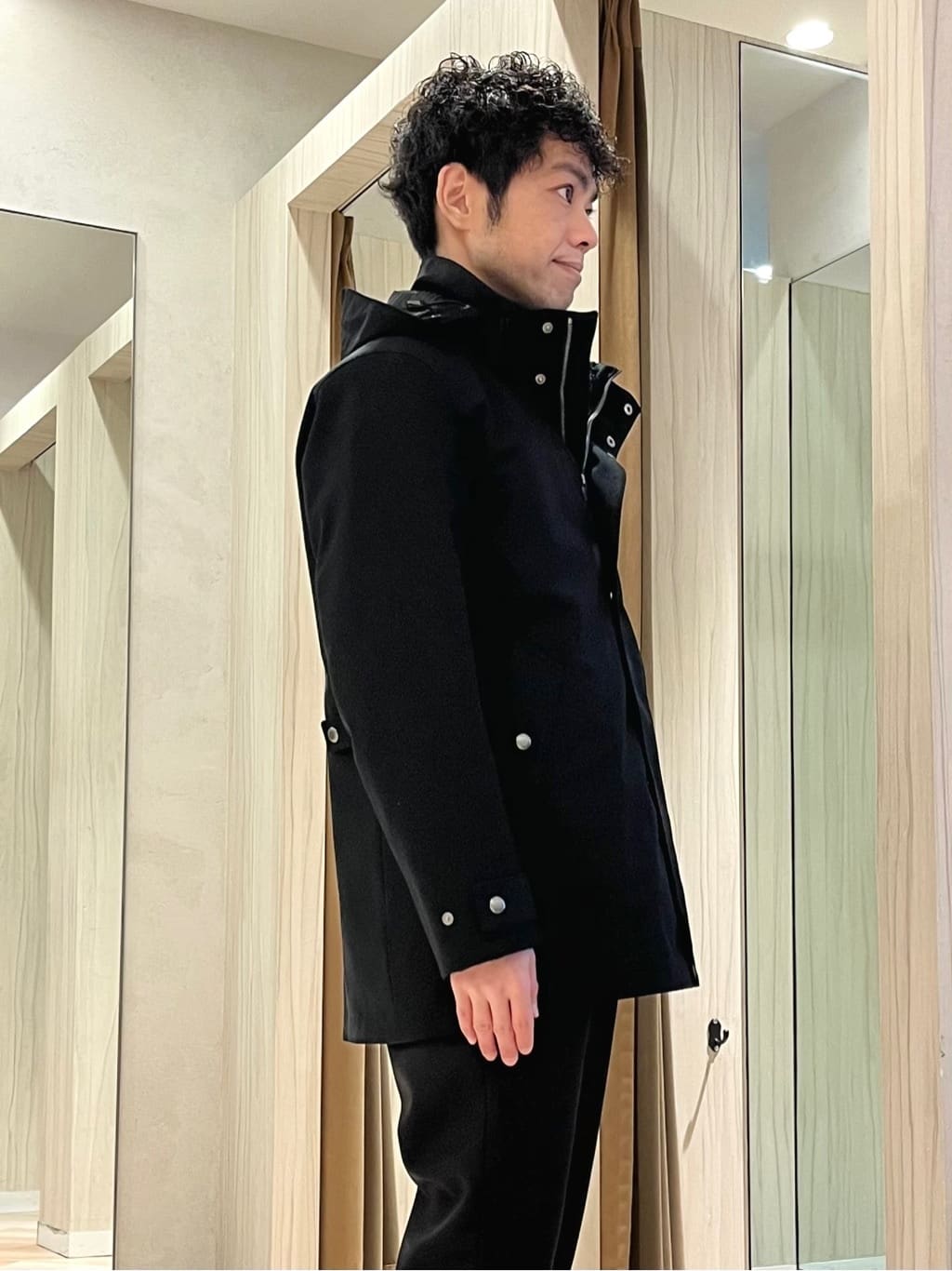 URAさんの「TAKEO KIKUCHI｜【Air Palette Knit】ワンポイント カラーニット プルオーバー」を使ったコーディネート