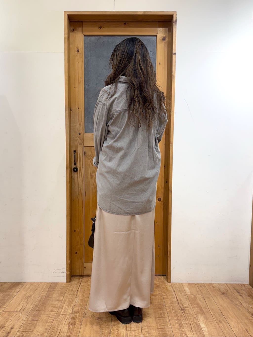 Ayana.さんの「SHOO･LA･RUE｜【洗濯機可/体型カバー】こなれ感をプラスする ライトオンスデニムシャツ」を使ったコーディネート
