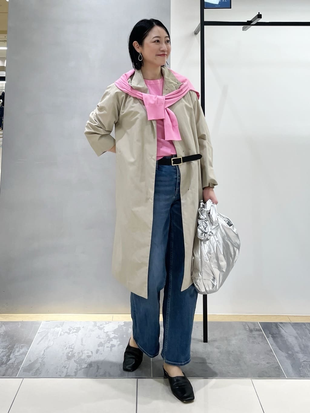 shihoさんの「INDIVI｜【洗える／アンサンブル可能】シンプルデザインニット」を使ったコーディネート