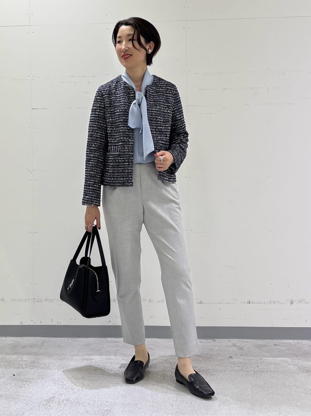 yuriさんの「INDIVI｜【洗える】ジョーゼットボウタイブラウス」を使ったコーディネート