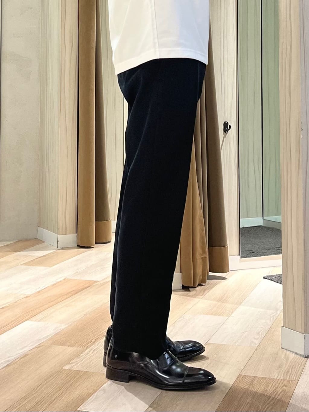 URAさんの「TAKEO KIKUCHI｜撥水ツイル スタンドカラー コート」を使ったコーディネート