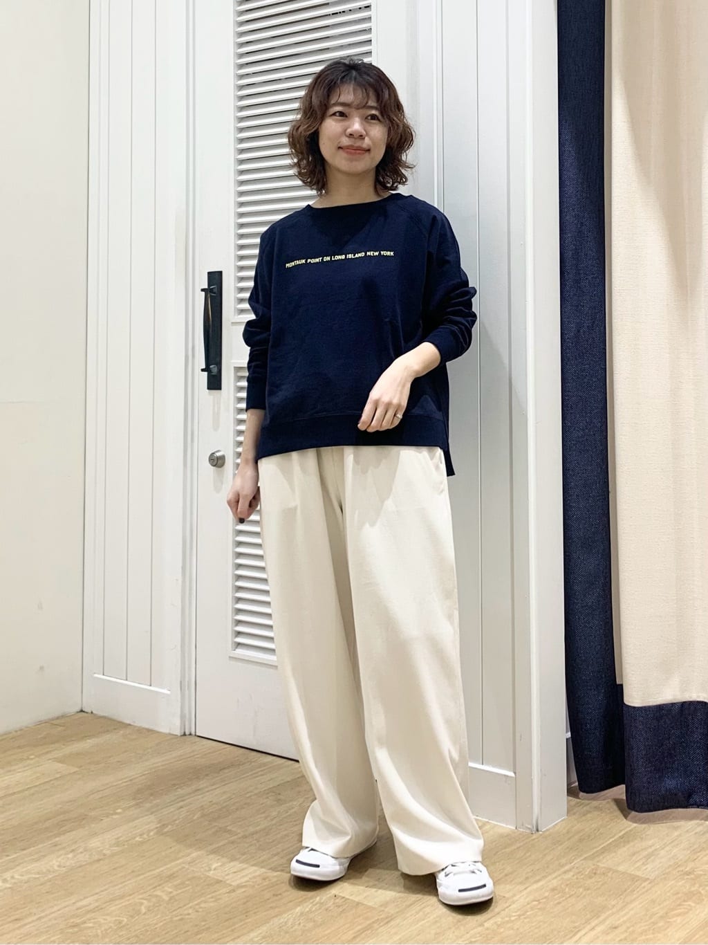 IMARIさんの「Dessin｜【洗える】ラグラン切り替えミニロゴカットソー」を使ったコーディネート