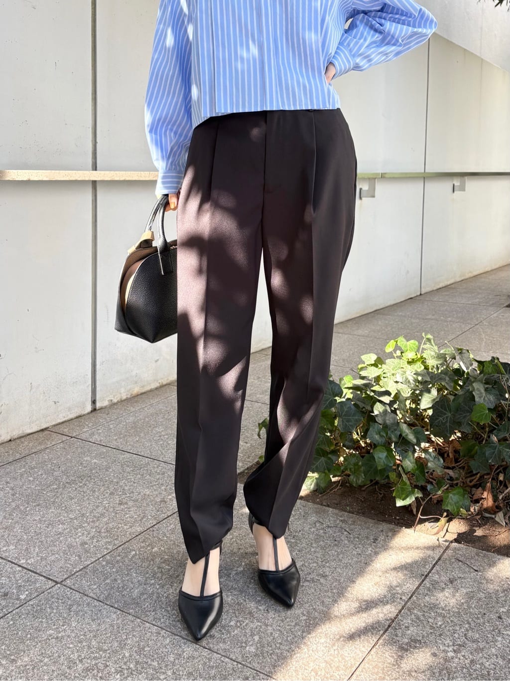 みさかさんの「index｜ブロード短丈タックシャツ【洗濯機OK】《5col》」を使ったコーディネート