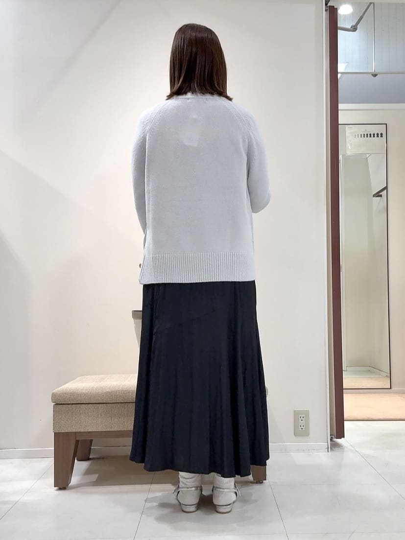 YUIさんの「UNTITLED｜◆【コットン100/洗える】シャーリングフリルネックブラウス」を使ったコーディネート