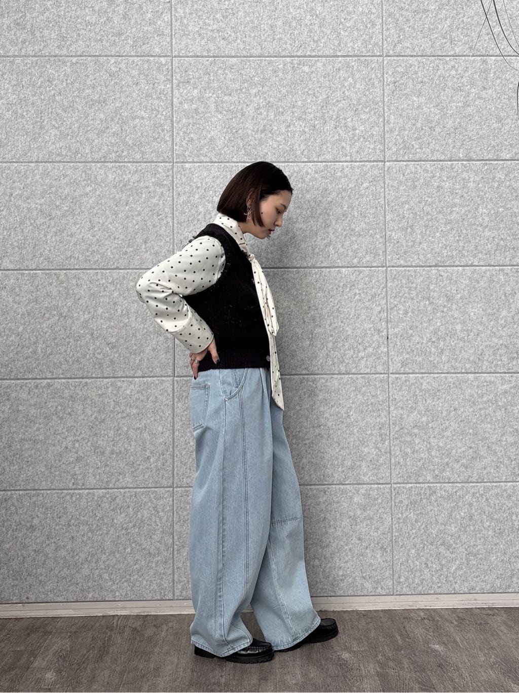 ayanoさんの「INDIVI｜【オケージョン/セレモニー】サテンドットボウタイブラウス」を使ったコーディネート