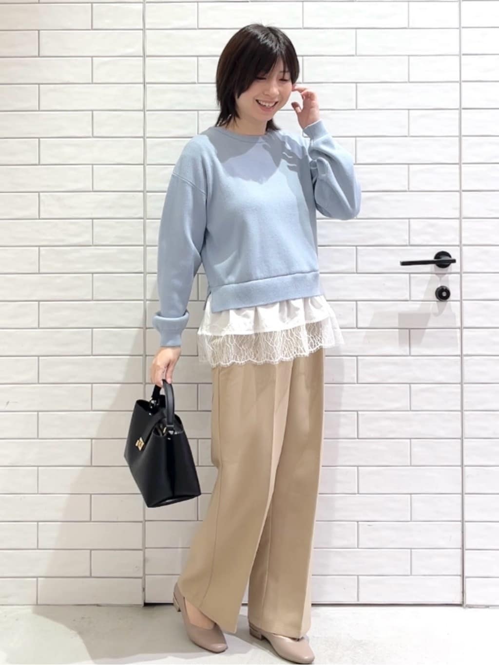 しおりさんの「OPAQUE.CLIP｜裾レースドッキングニット」を使ったコーディネート