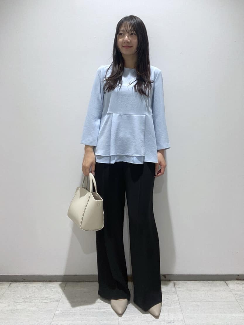meiさんの「INDIVI｜【洗える／UVケア／SETUP可】着る日傘ペプラムブラウス」を使ったコーディネート