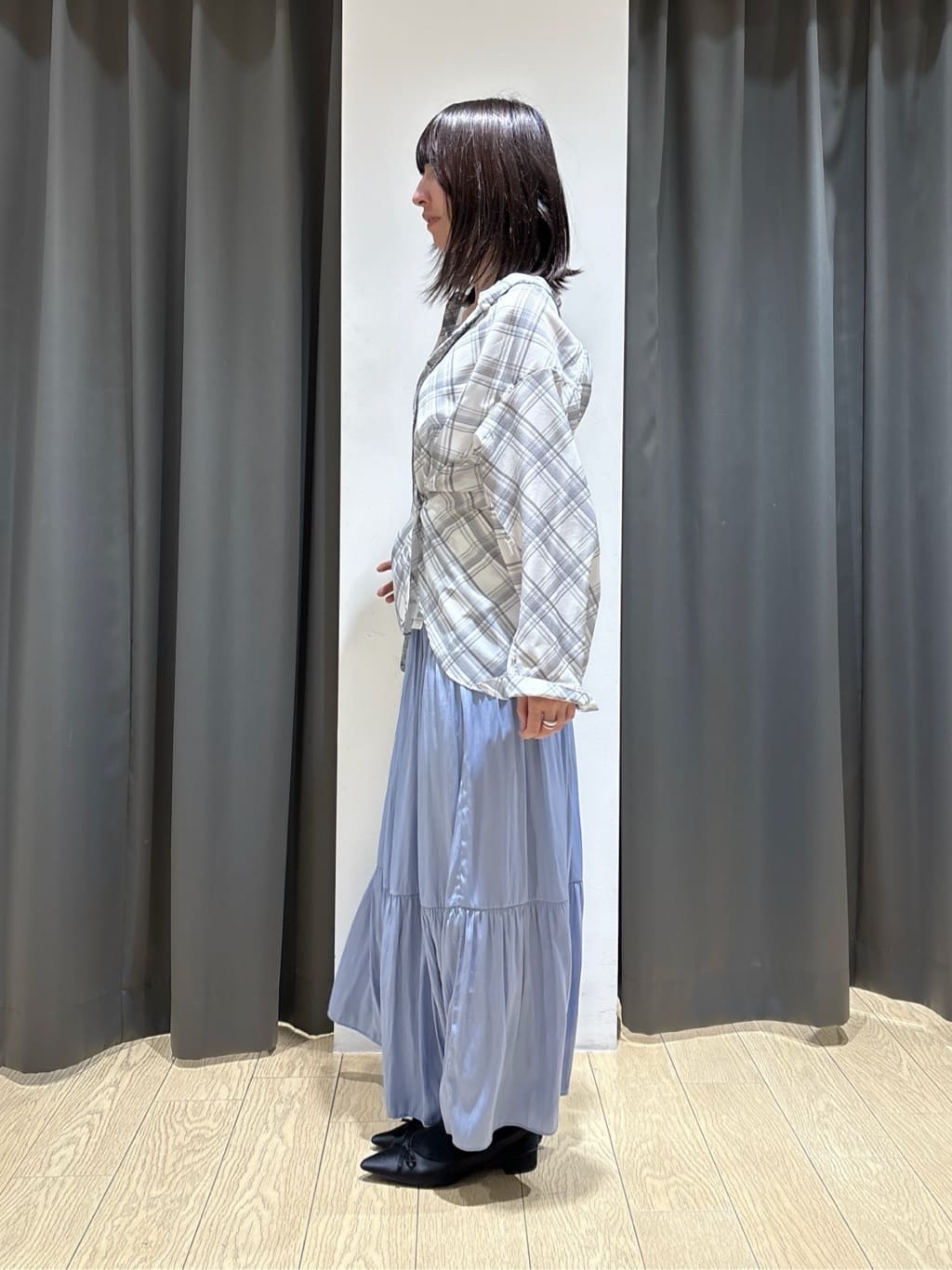Yoshimiさんの「INDIVI｜【2WAY／シアー】バイアスチェック柄＆無地 カシュクールシャツ」を使ったコーディネート