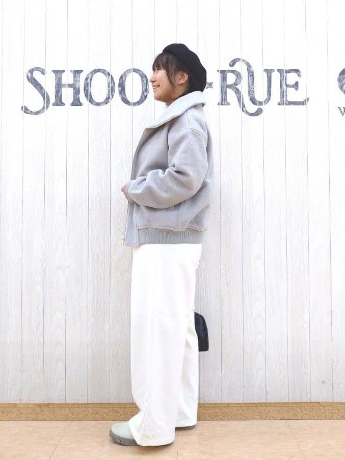 とろろさんの「SHOO･LA･RUE｜【洗濯機可/S-LL】ほどよいゆとりの もちっとやわらかリブニット」を使ったコーディネート