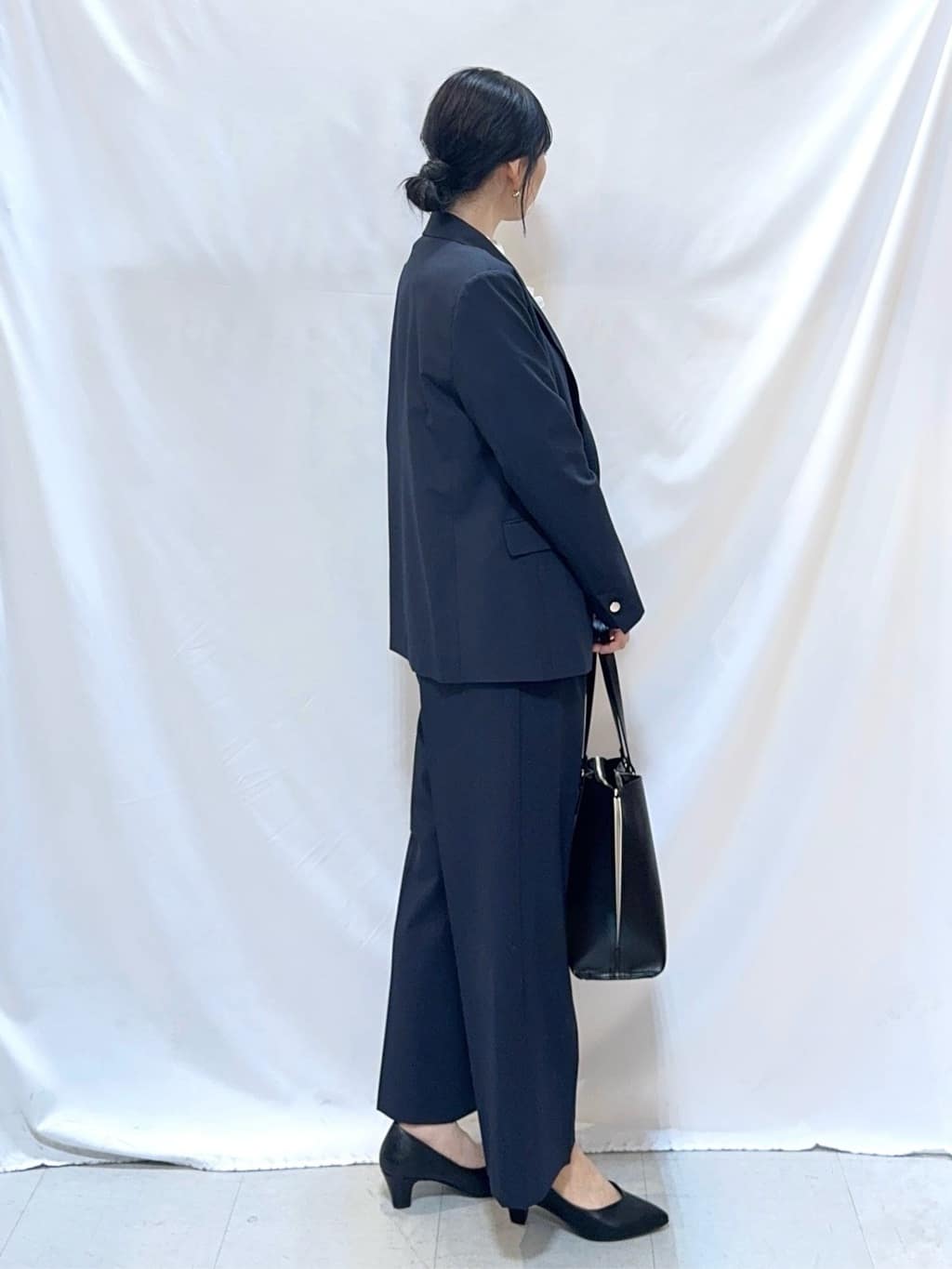 𝐇𝐢𝐫𝐨𝐦𝐢さんの「SHOO･LA･RUE｜【セットアップ可/S-LL/洗濯機可】マニッシュに決まる ダブルブレストジャケット」を使ったコーディネート