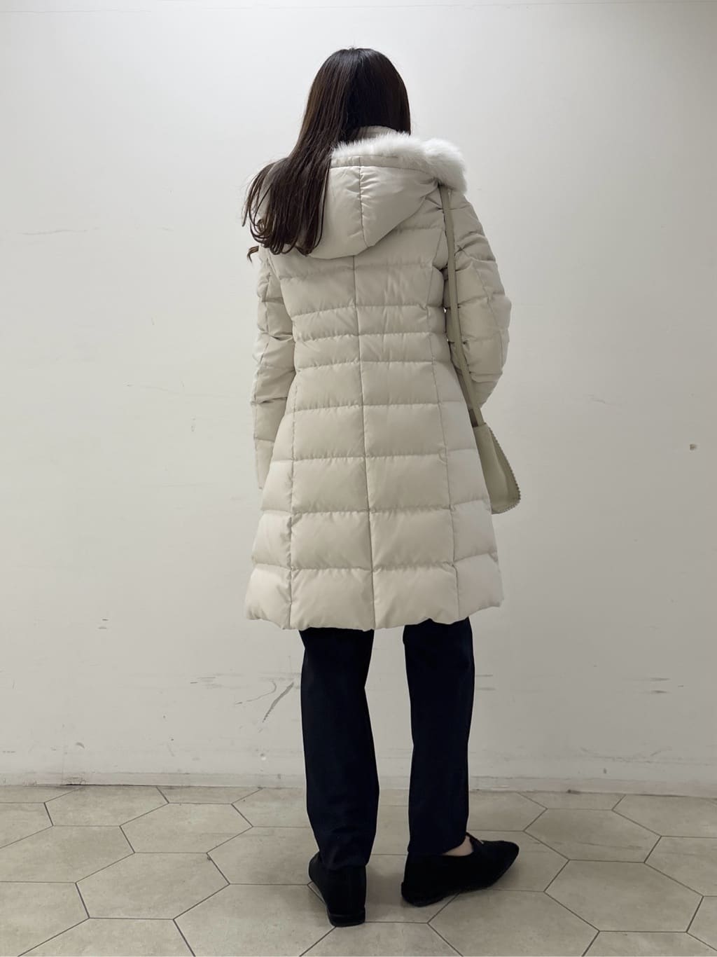 kahoさんの「INDIVI｜【名品／撥水／抗菌防臭】ロング丈リサイクルダウンコート」を使ったコーディネート