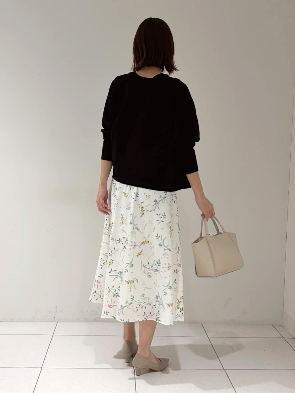 shioriさんの「INDIVI｜【洗える／アンサンブル可能】シンプルデザインニット」を使ったコーディネート