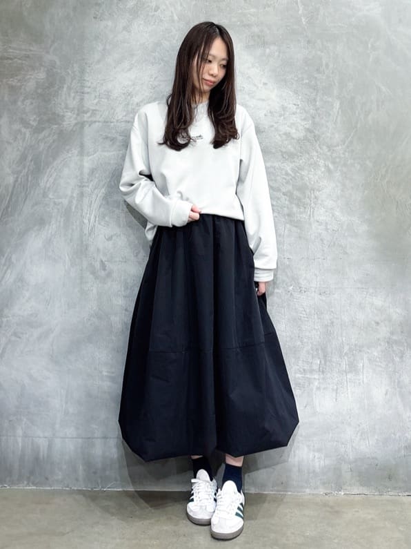 misaさんの「THE SHOP TK｜【クリーンで大人っぽい】ロゴスウェット 洗濯機OK」を使ったコーディネート