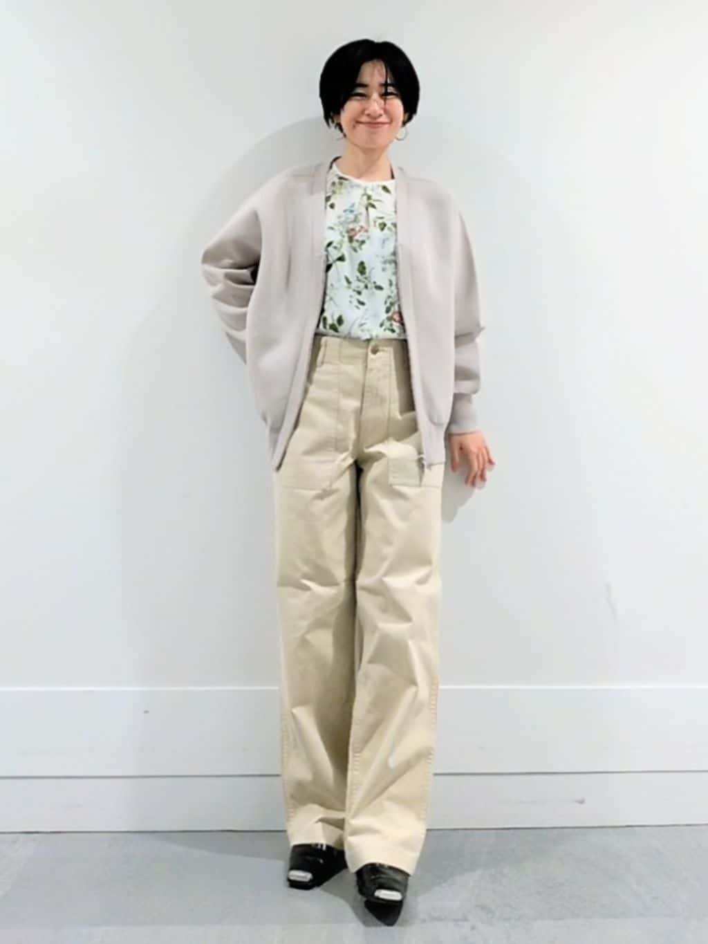 ミズタさんの「UNTITLED｜◆【軽羽織り/セットアップ可】ジップアップニットカーディガン」を使ったコーディネート