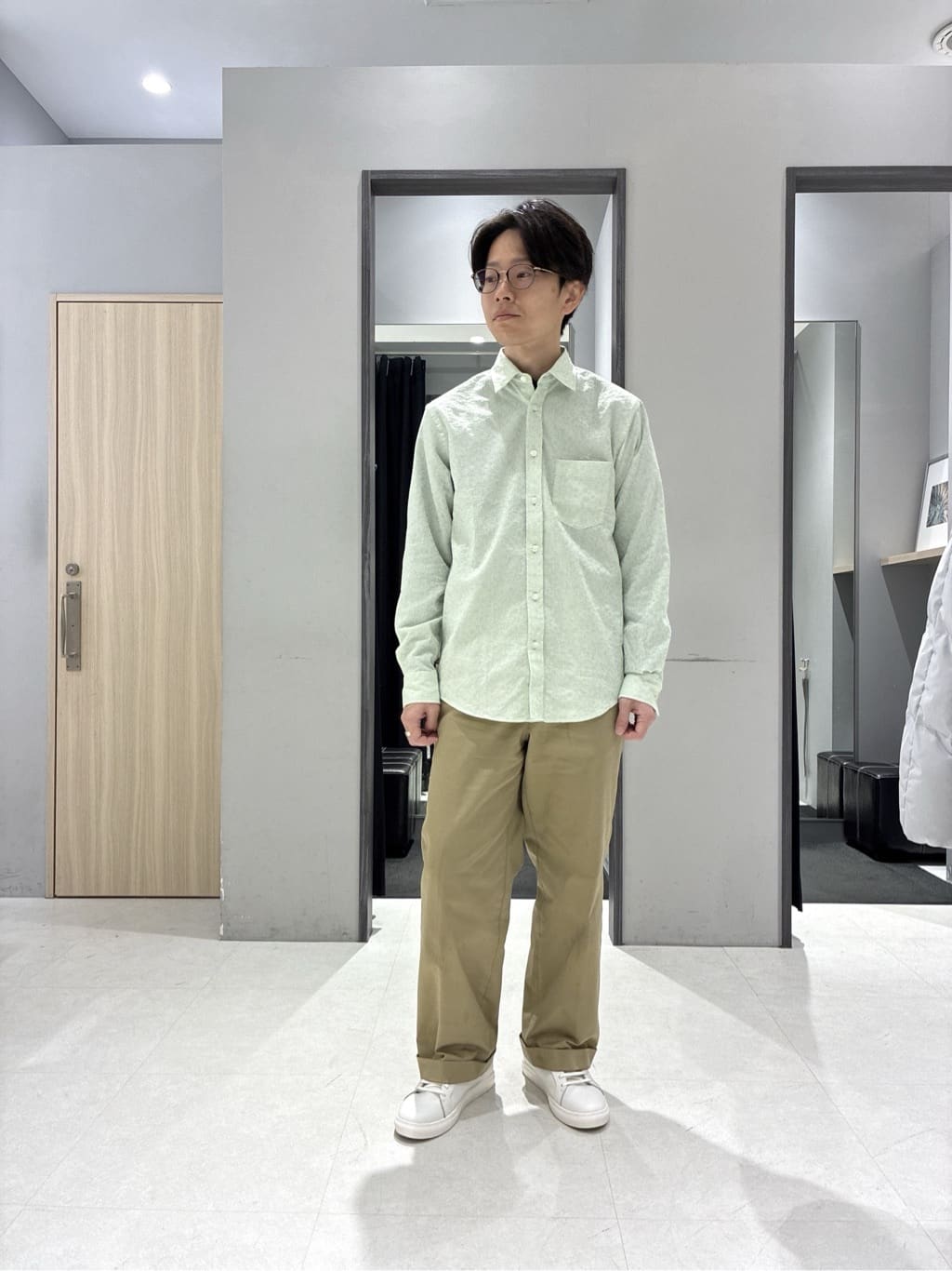 わいずみさんの「TAKEO KIKUCHI｜【JUST ONE LAYER】ダウンファブリック ジップアップ フード ブルゾン」を使ったコーディネート