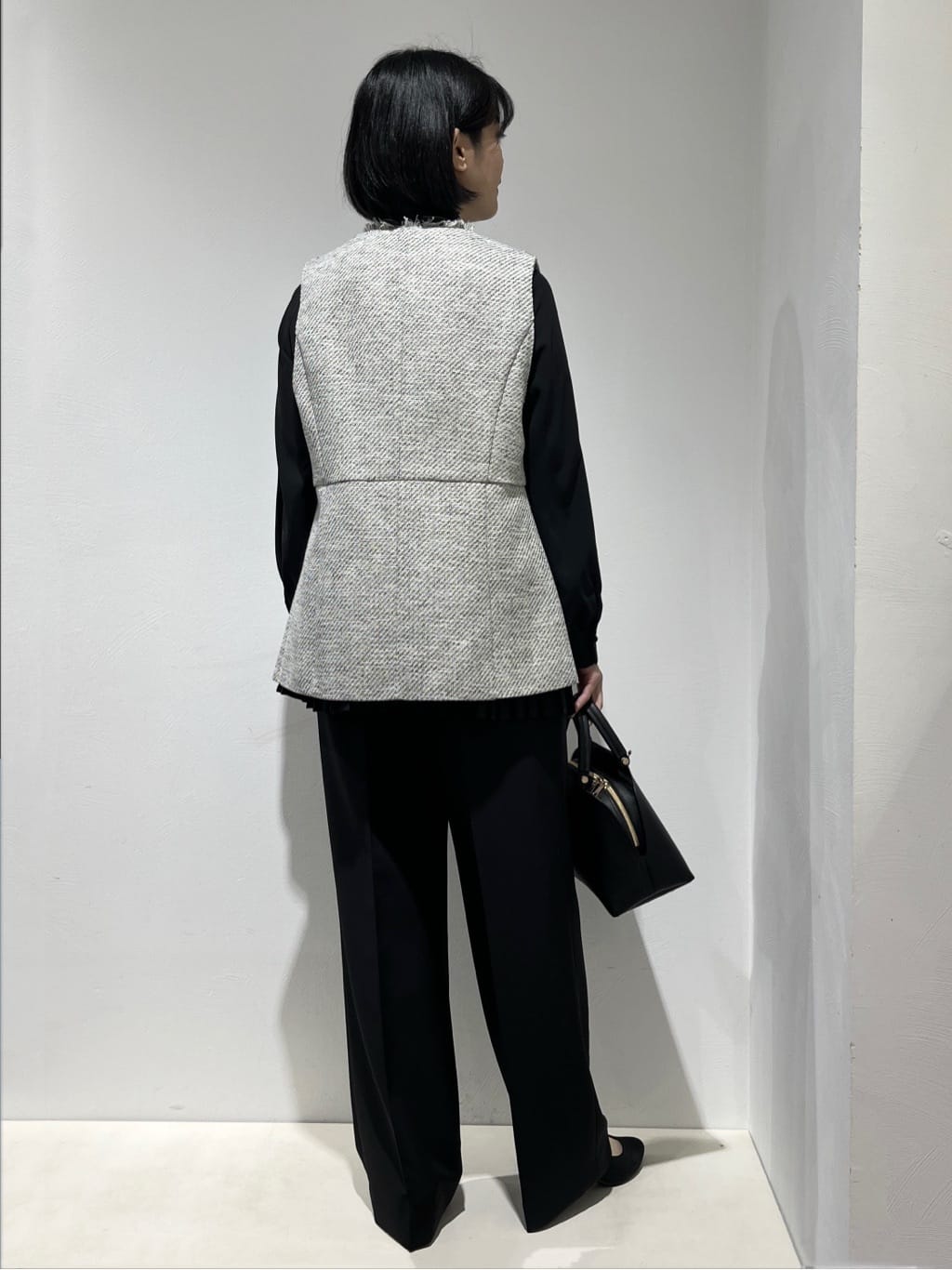 Fujiharuさんの「grove｜【マシンウォッシュ/防シワ/UVカット】裾プリーツ取り外しボウタイブラウス」を使ったコーディネート