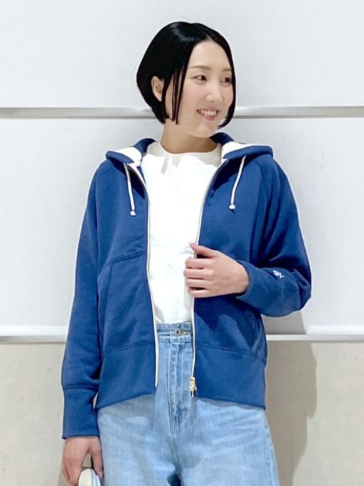 eriko さんの「Dessin｜【ユニセックス/洗える】吊り裏毛フーデッドパーカー」を使ったコーディネート