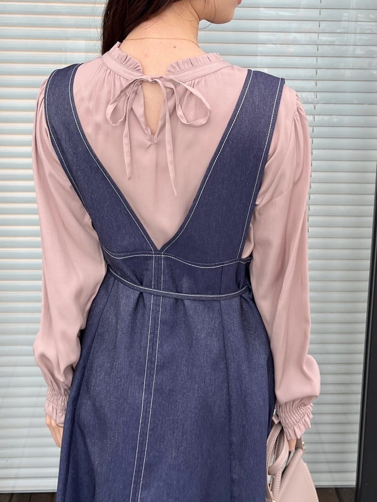 はばさんの「Couture brooch｜【前後2WAY・洗える】RTピケ リボン ブラウス」を使ったコーディネート