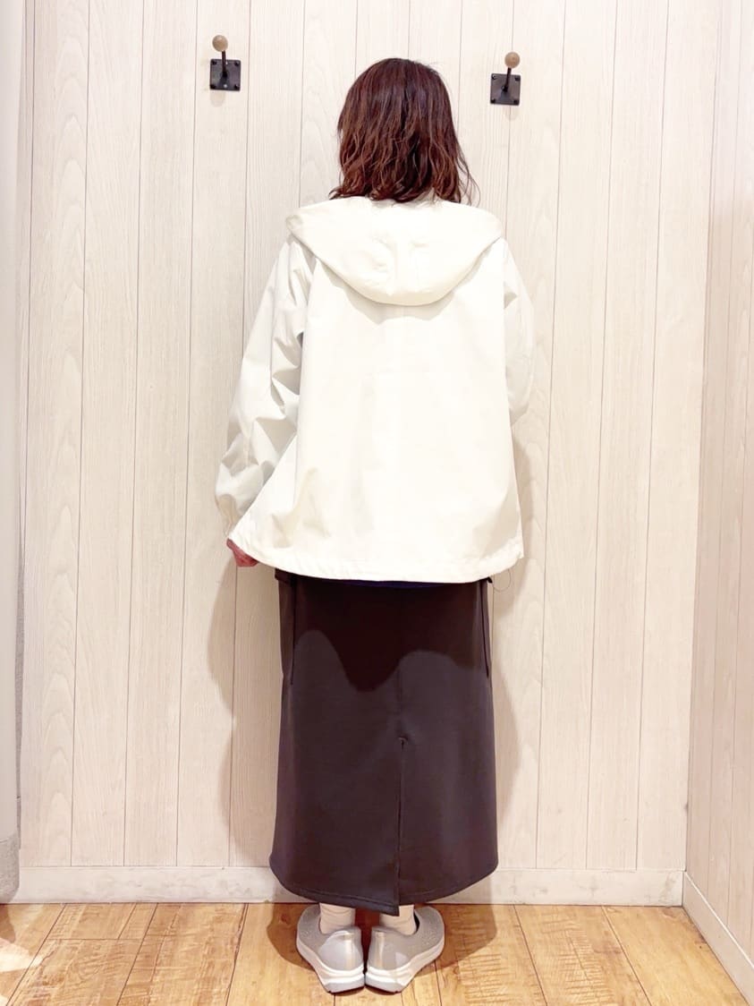 あいこさんの「SHOO･LA･RUE｜【高レビュー/洗濯機可/S-LL】さらに軽くなった スポンディッシュ裾フェイクトップス」を使ったコーディネート