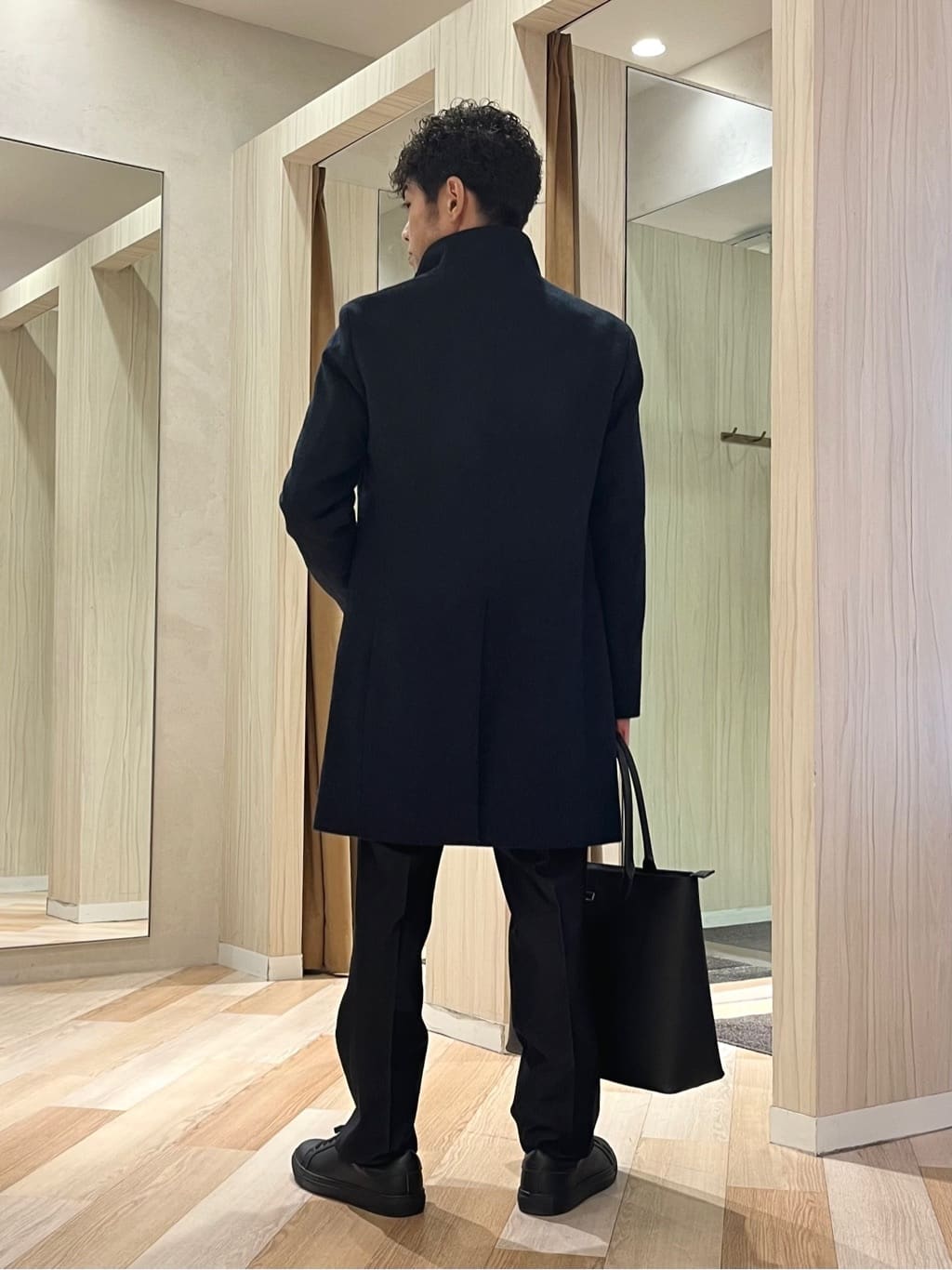 URAさんの「TAKEO KIKUCHI｜【ウールカシミヤブレンド】ビーバー調 スタンドカラー コート」を使ったコーディネート