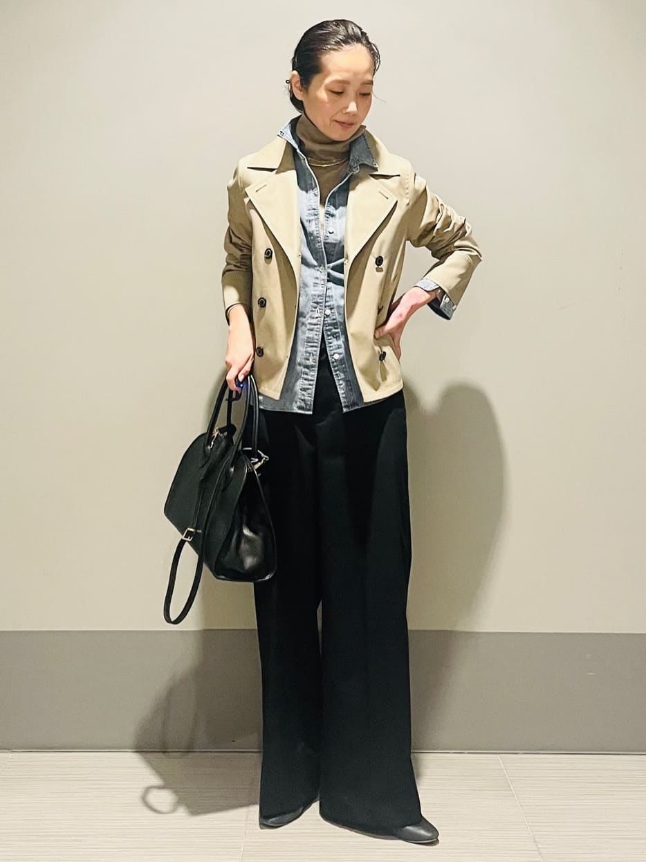 Annさんの「DRESSTERIOR｜【ウォッシャブル/撥水素材】Aラインショートトレンチジャケット」を使ったコーディネート