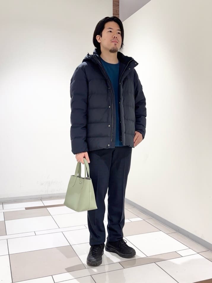 及川さんの「TAKEO KIKUCHI｜カラーコンビ ダウンブルゾン」を使ったコーディネート