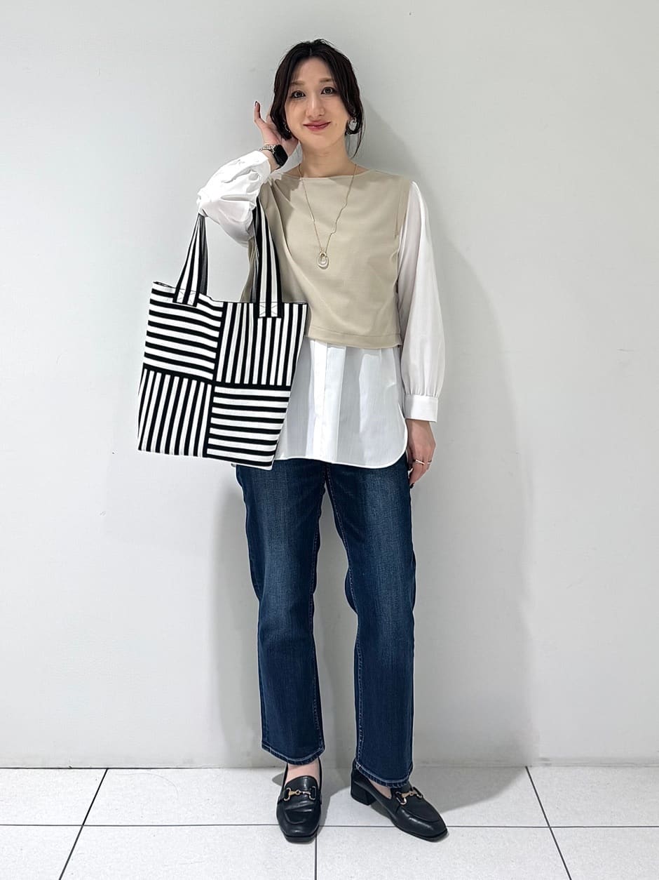 そんさんの「INDIVI｜【撥水／フード取外し可】凹凸素材ブルゾン」を使ったコーディネート