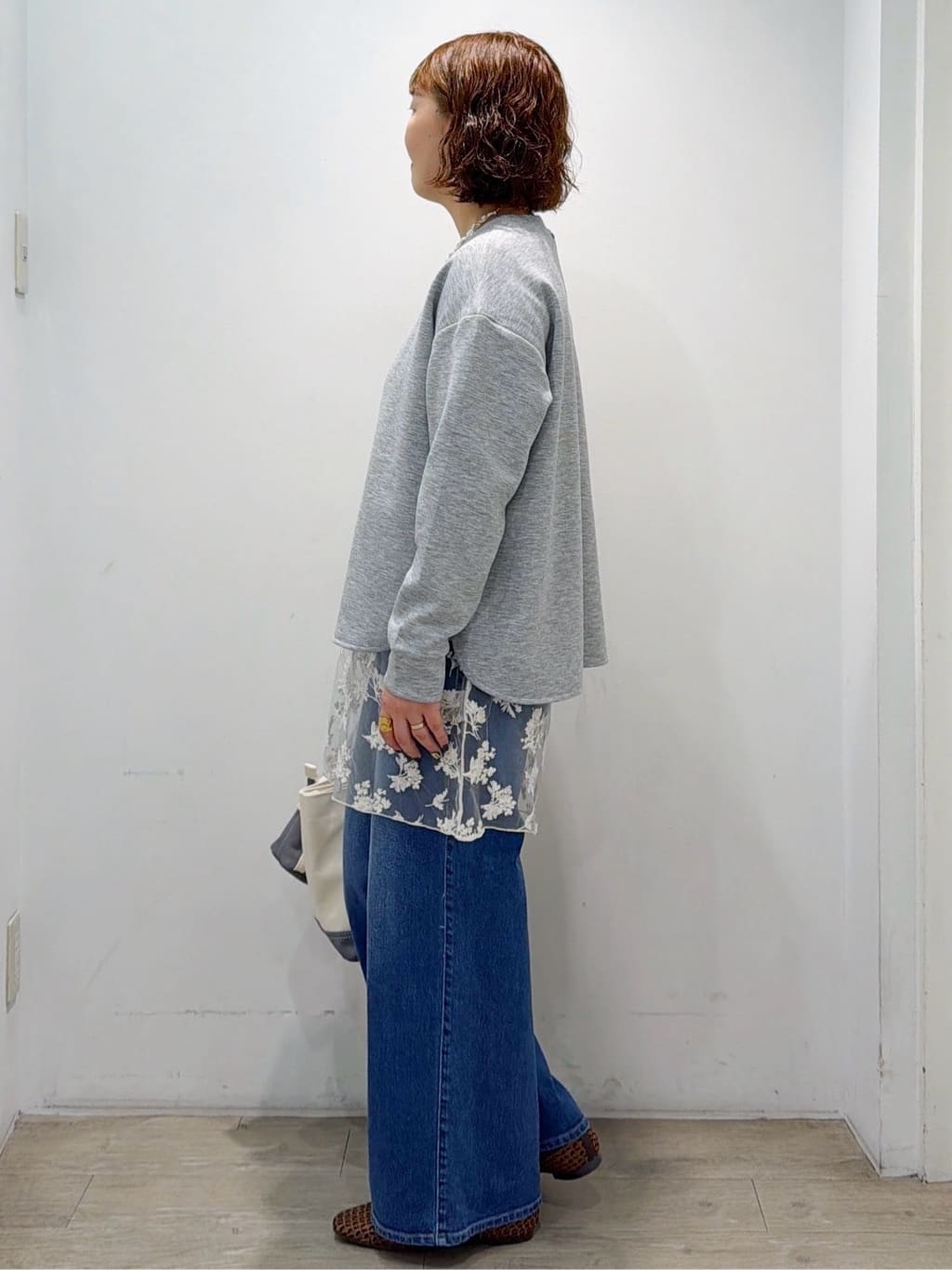 sumicaさんの「OPAQUE.CLIP｜リラクシーボリュームスリーブトップス【洗濯機OK】」を使ったコーディネート