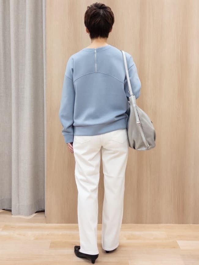 シュウコさんの「grove｜【選べる着丈】大人のためのストレートデニムパンツ」を使ったコーディネート